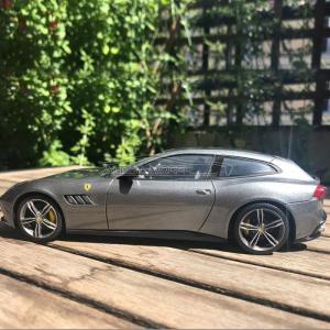 1/24 Ferrari GTC4 Lusso Full Resin Model kit (AM02-0007)